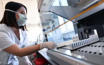 Tìm thuốc chữa Covid-19: Thử nghiệm và hy vọng 